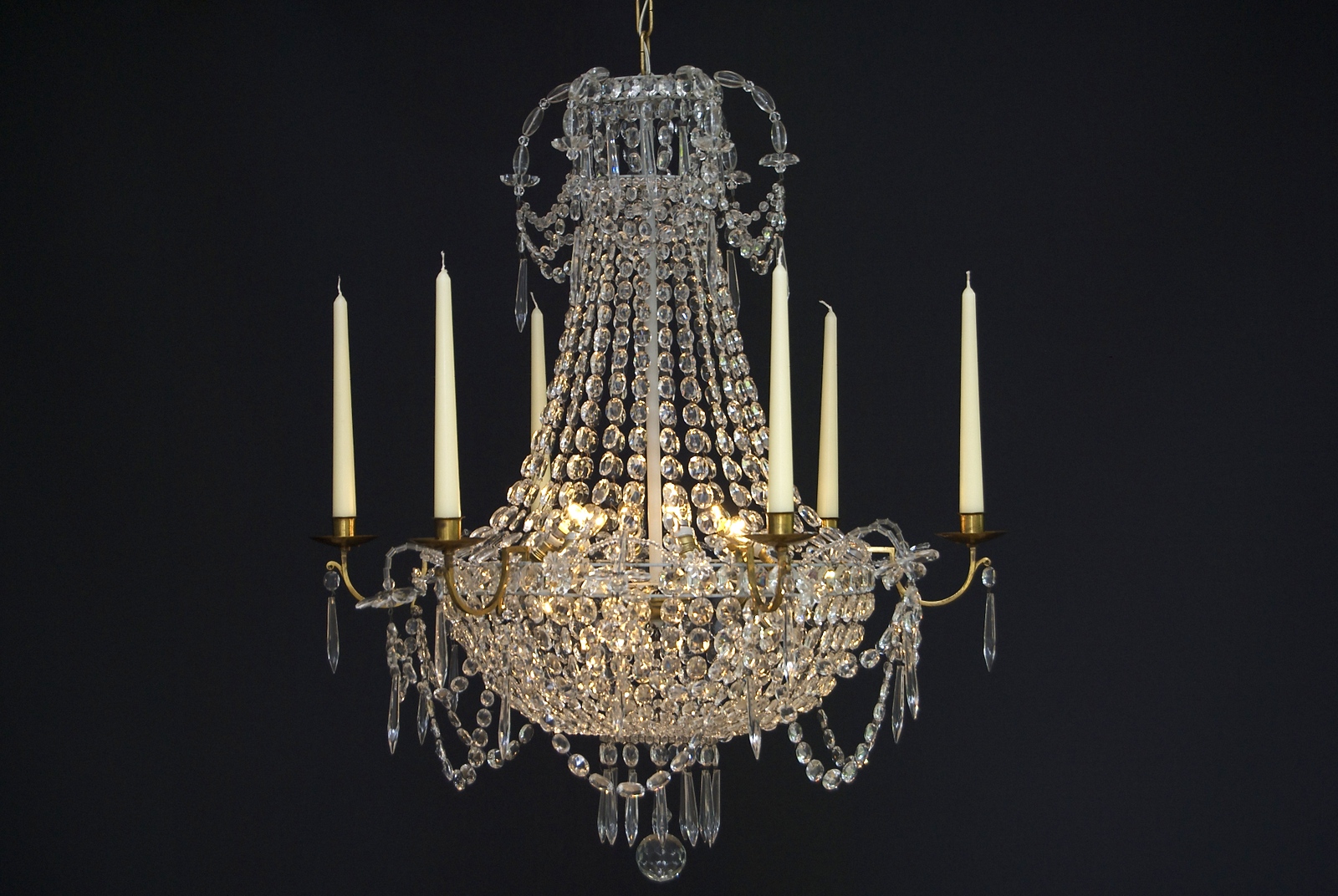 A 20th century French chandelier with 9 light and 6 candles