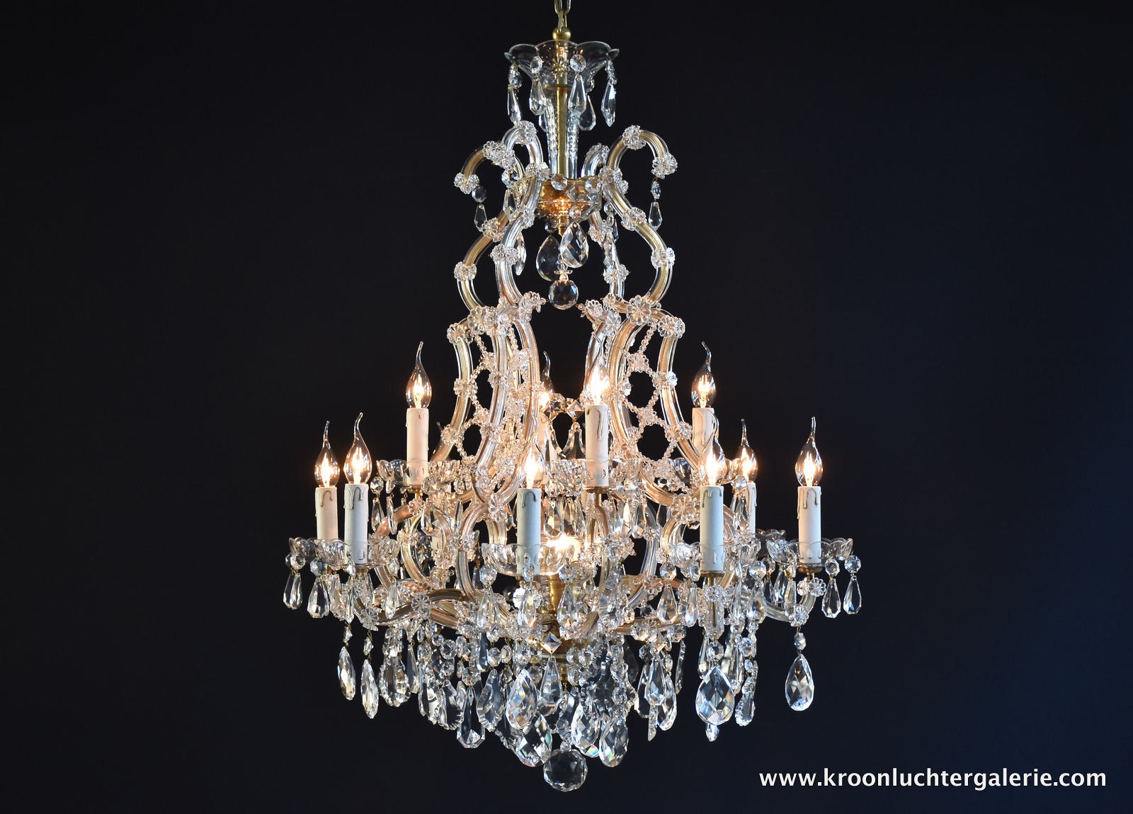 Large crystal chandelier with 13 light