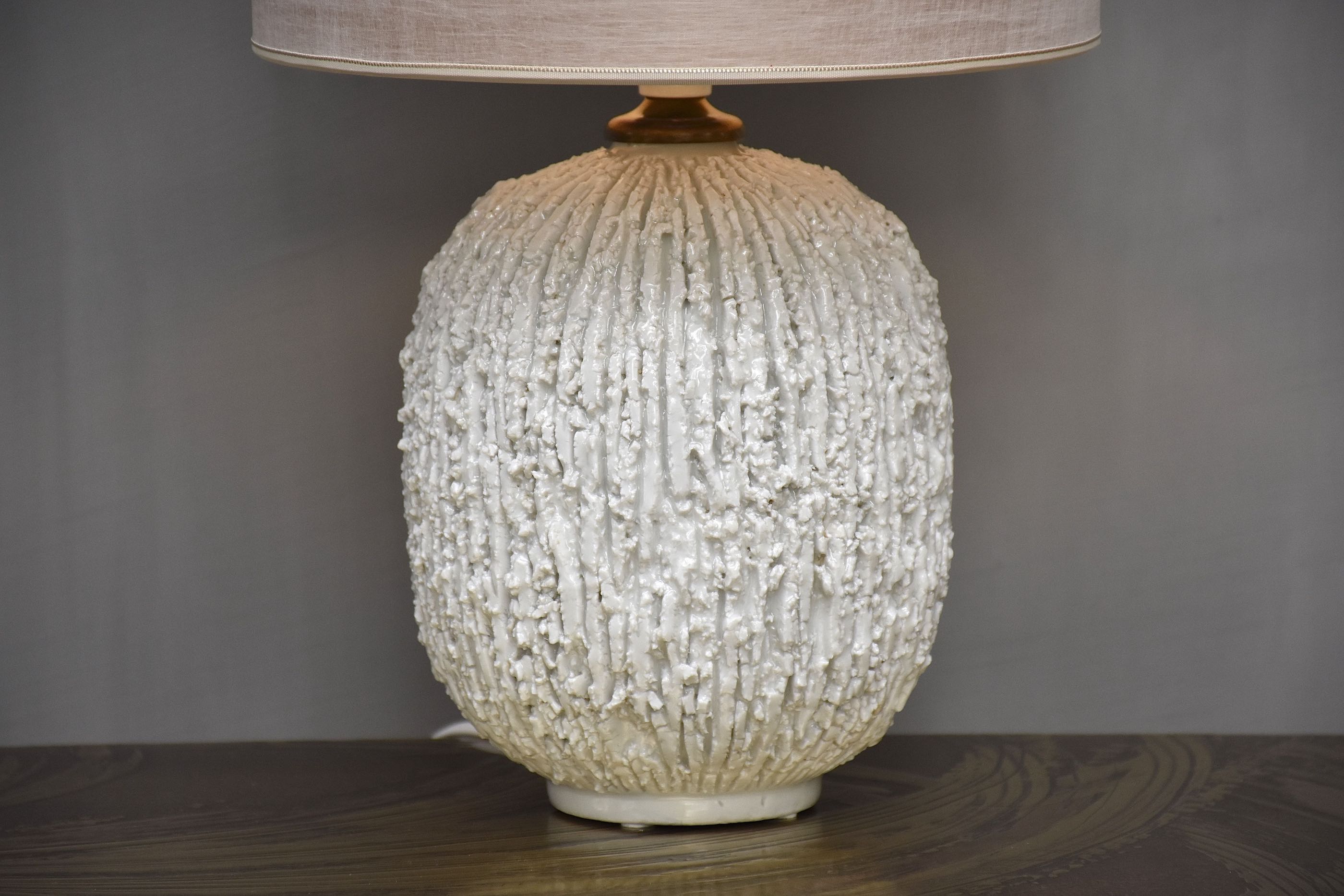 Scandinavisch moderne tafellamp 'Chamotte' van Gunnar Nylund