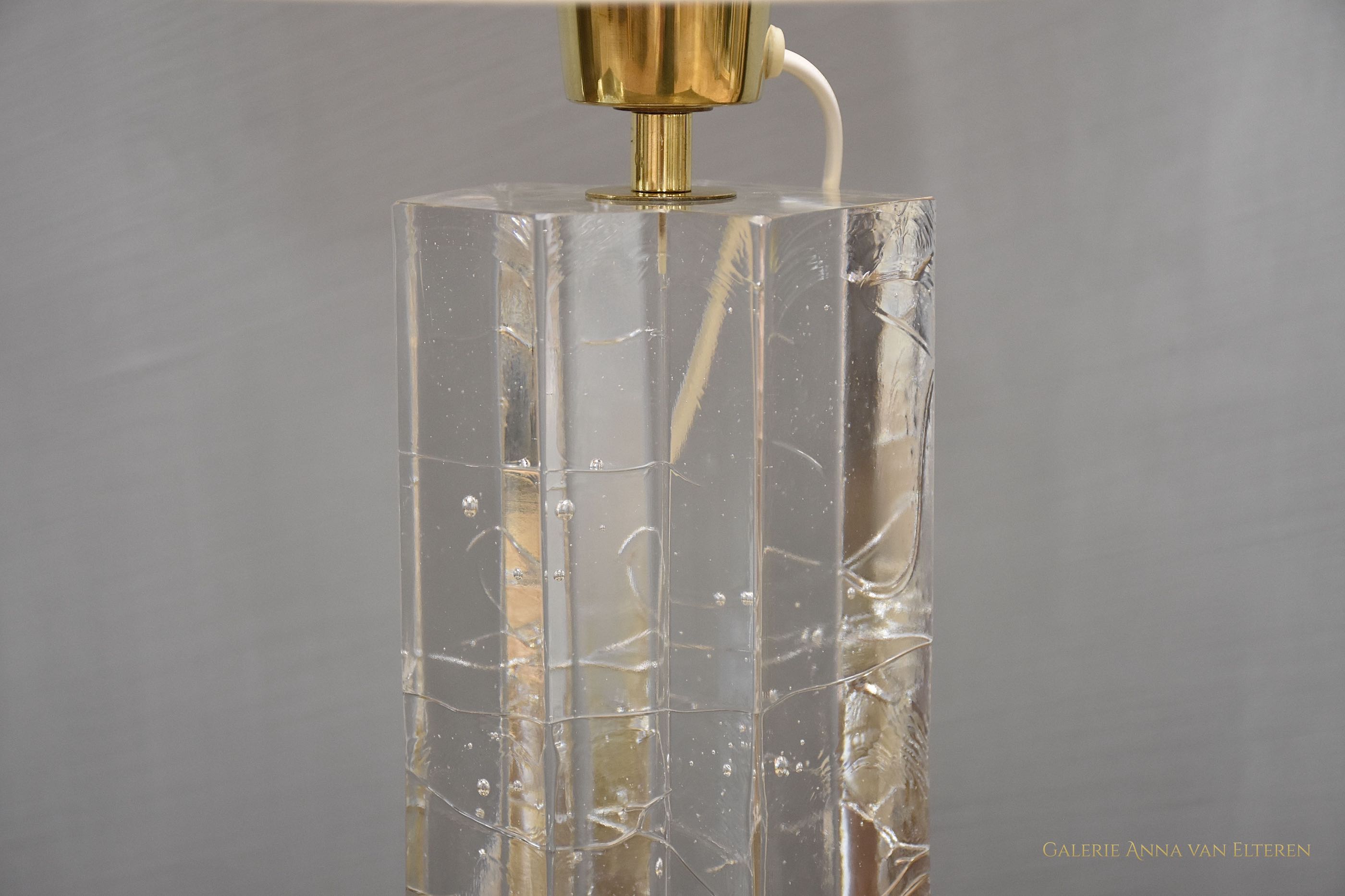 Tischlampe des finnischen Glasdesigners Timo Sarpaneva