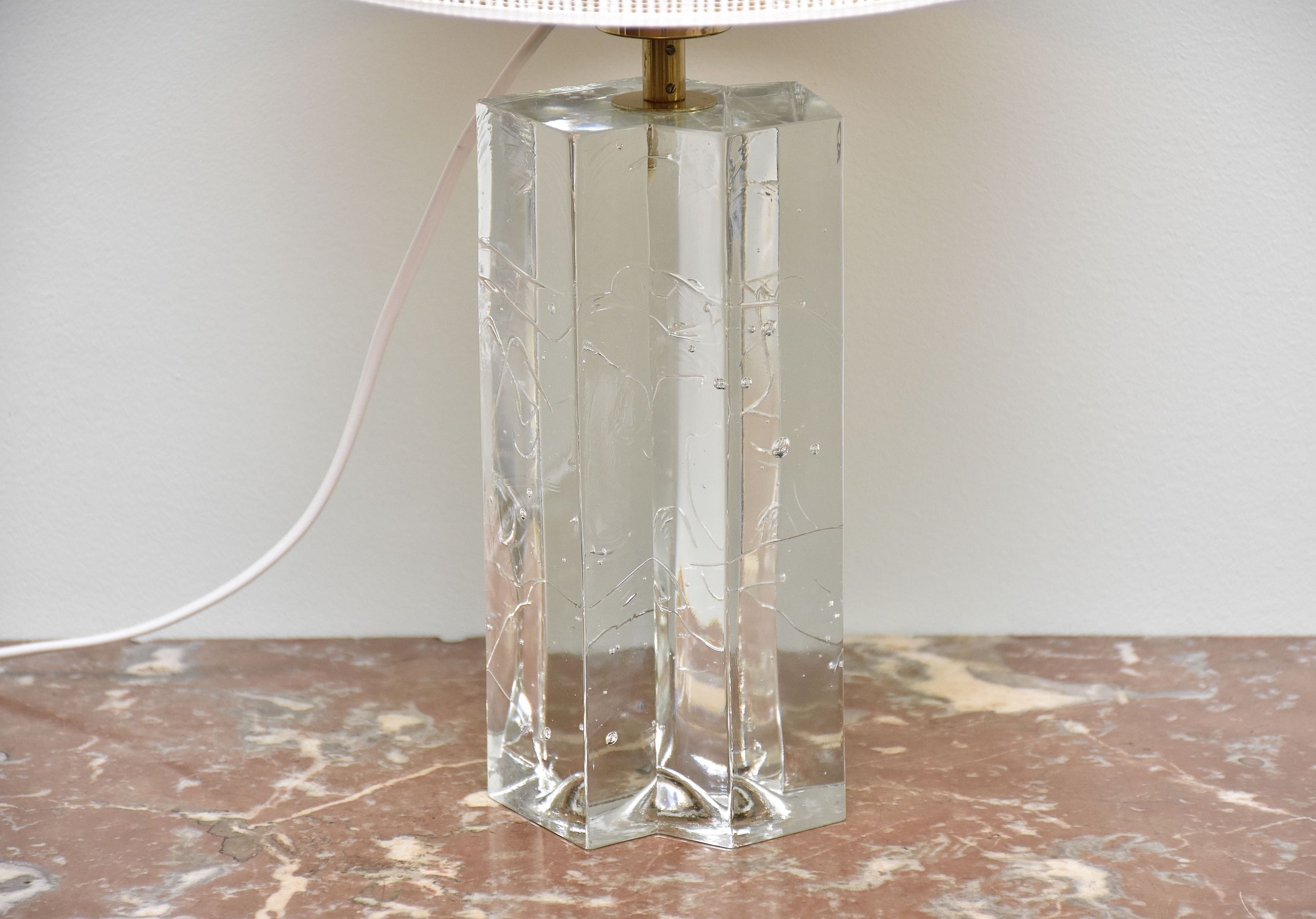 Tischlampe des finnischen Glasdesigners Timo Sarpaneva