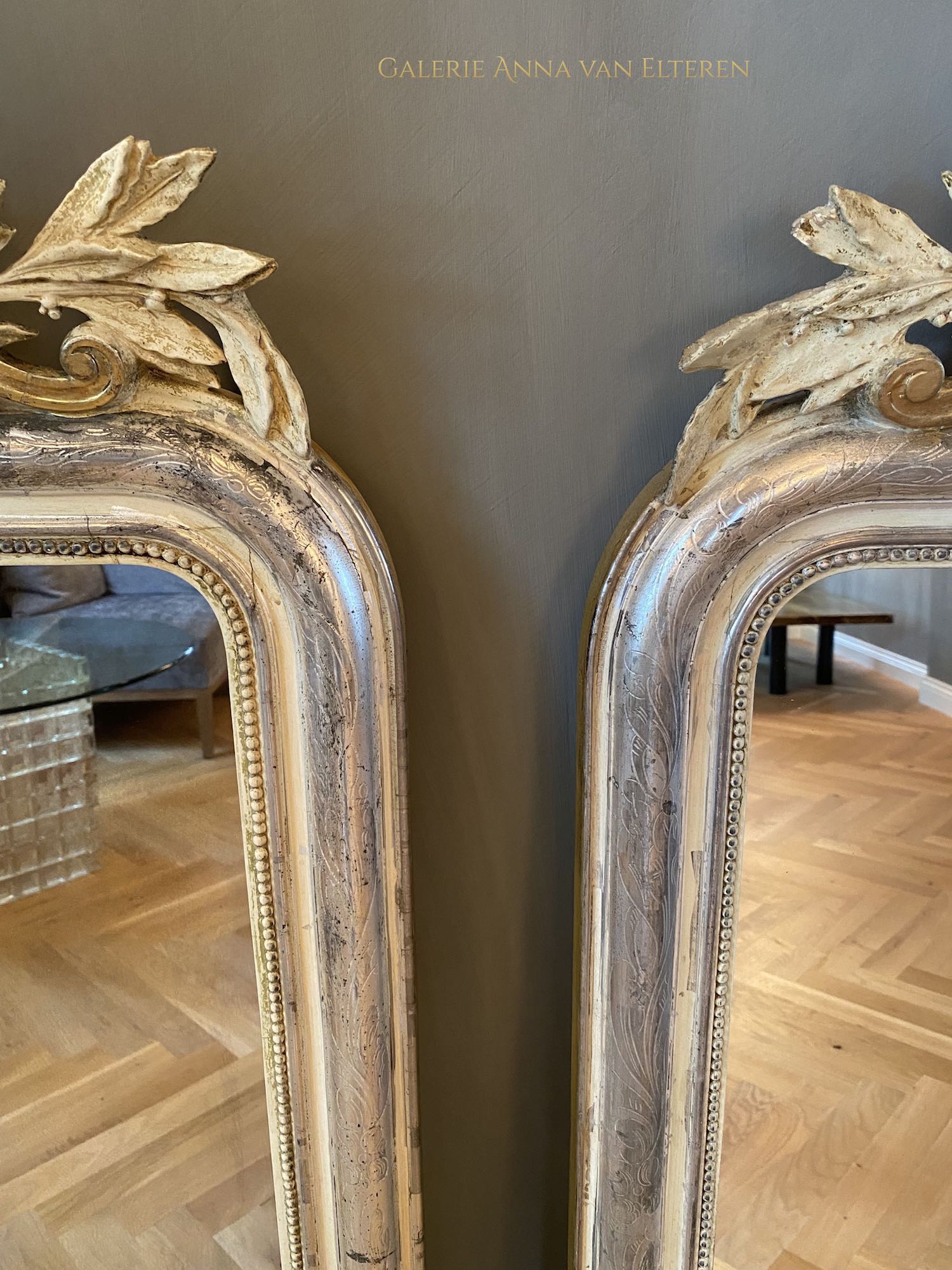 Ein Paar antike französische Spiegel