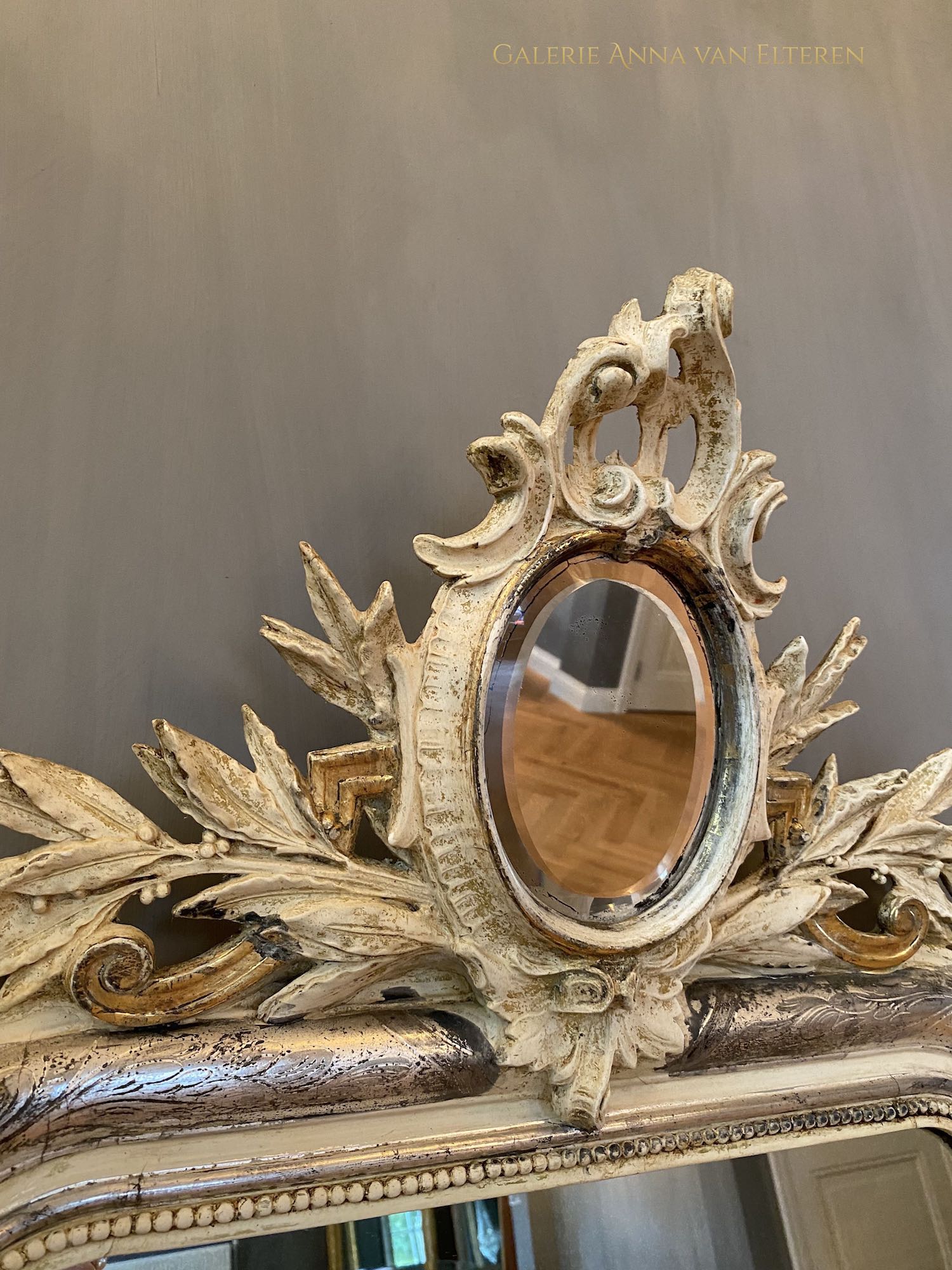 Ein Paar antike französische Spiegel