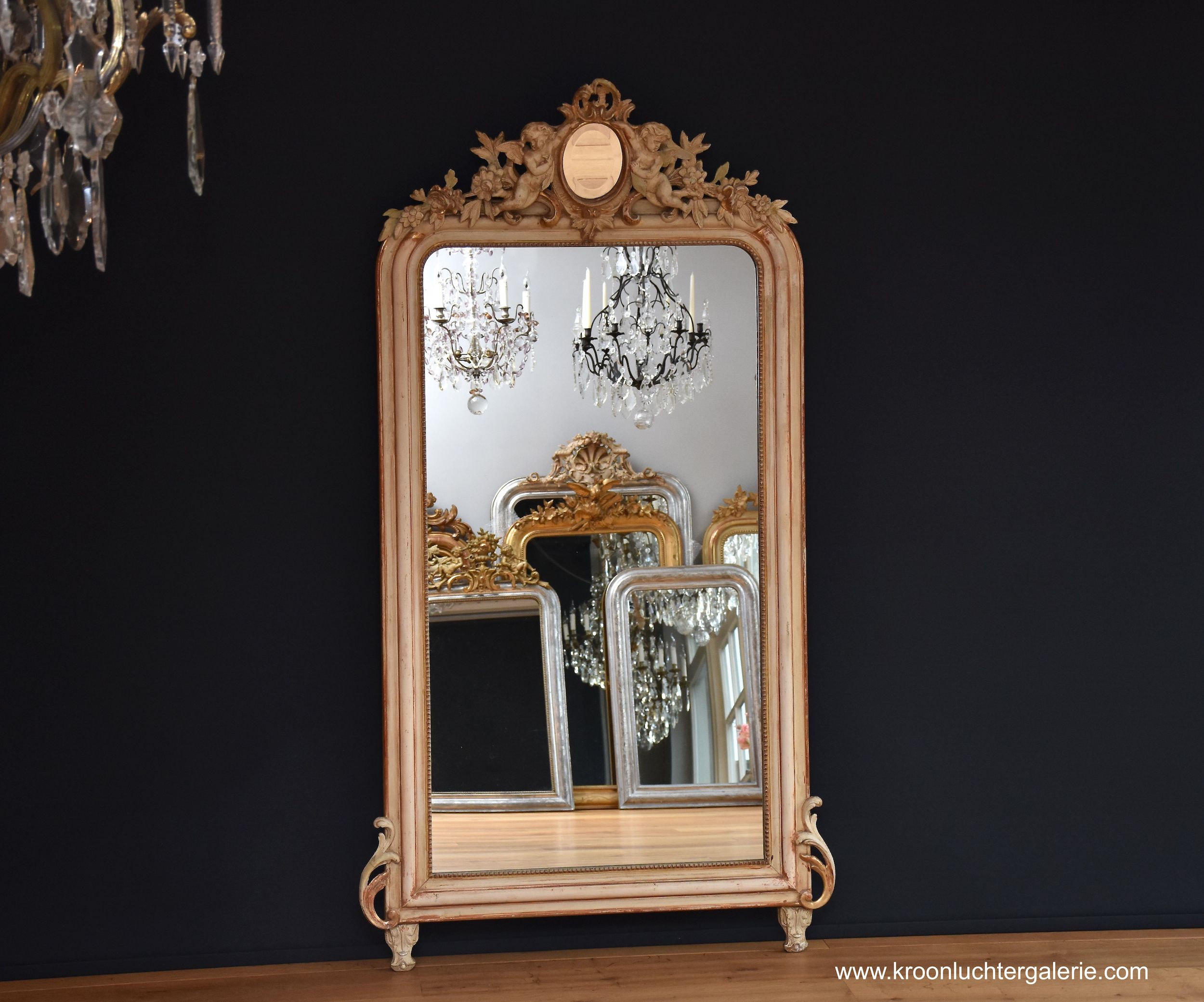 19. Jahrhundert französischer Spiegel mit einer Krone