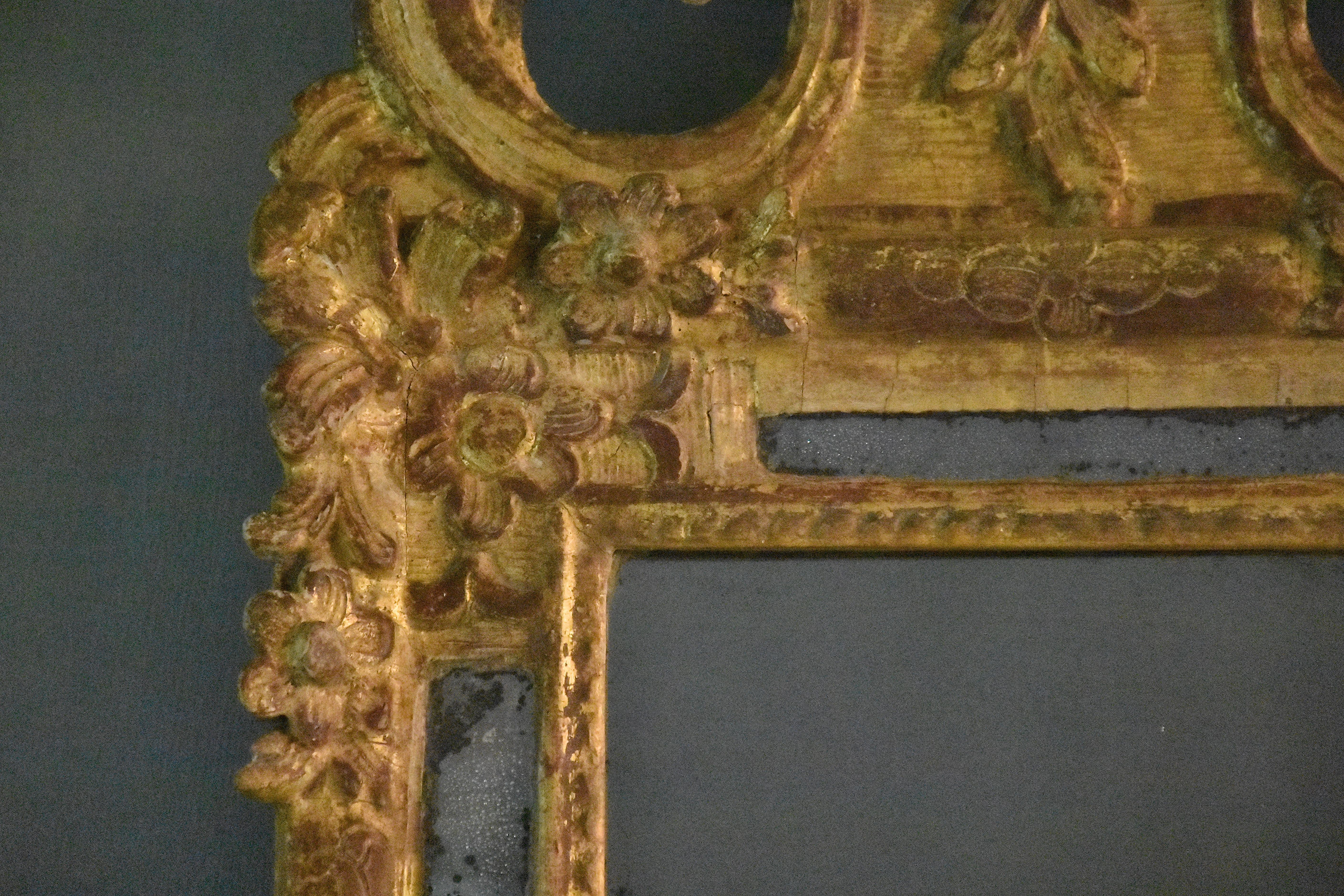 18e eeuwse Franse houtgestoken spiegel