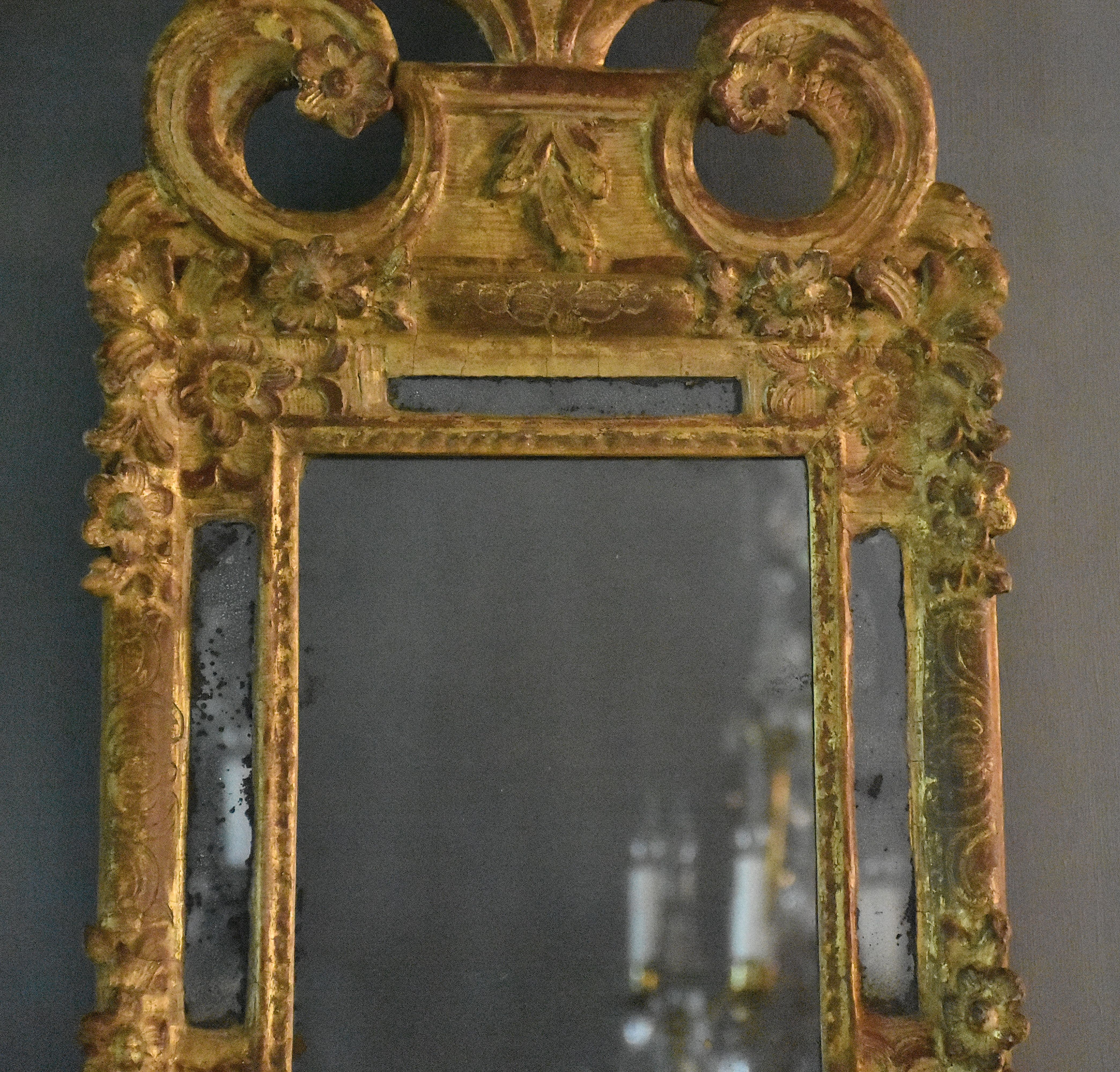 18e eeuwse Franse houtgestoken spiegel