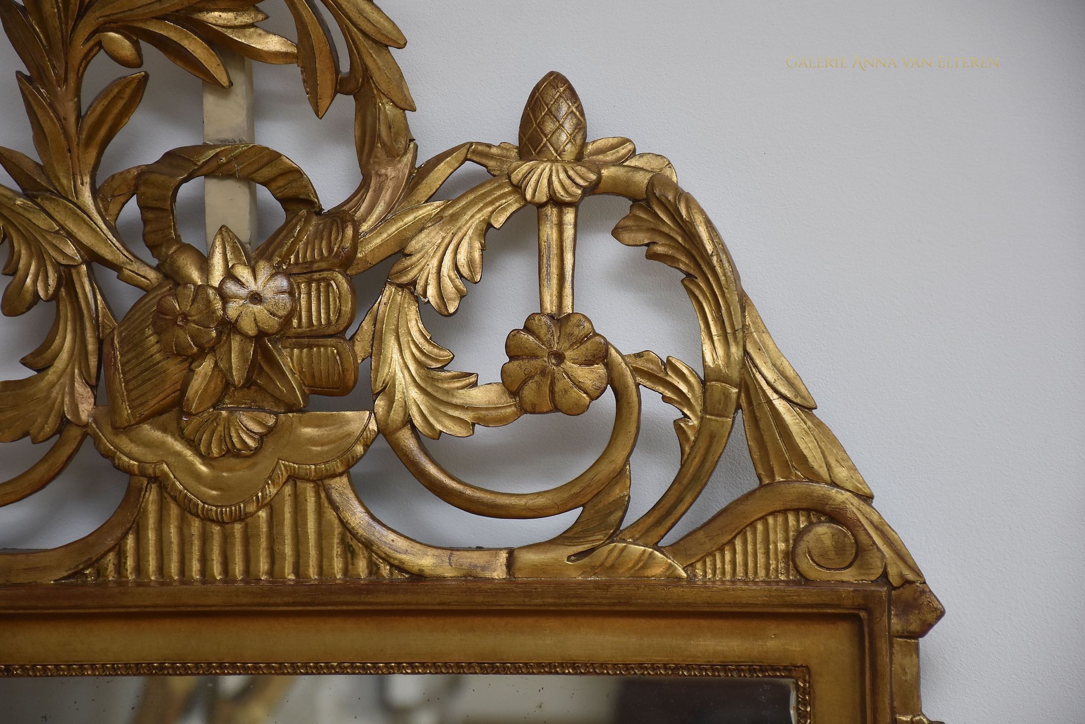 Antieke Franse spiegel in de stijl van Louis XVI