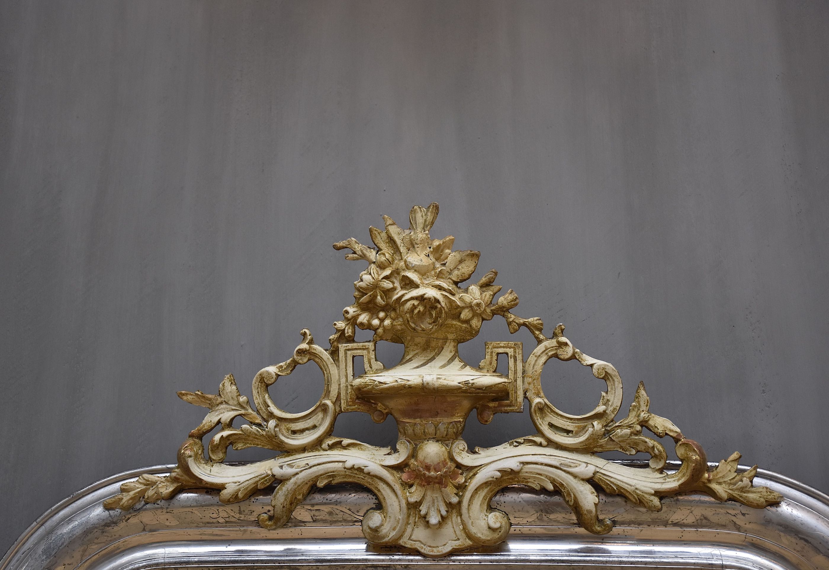 19e eeuwse zilveren Franse spiegel met een kroon