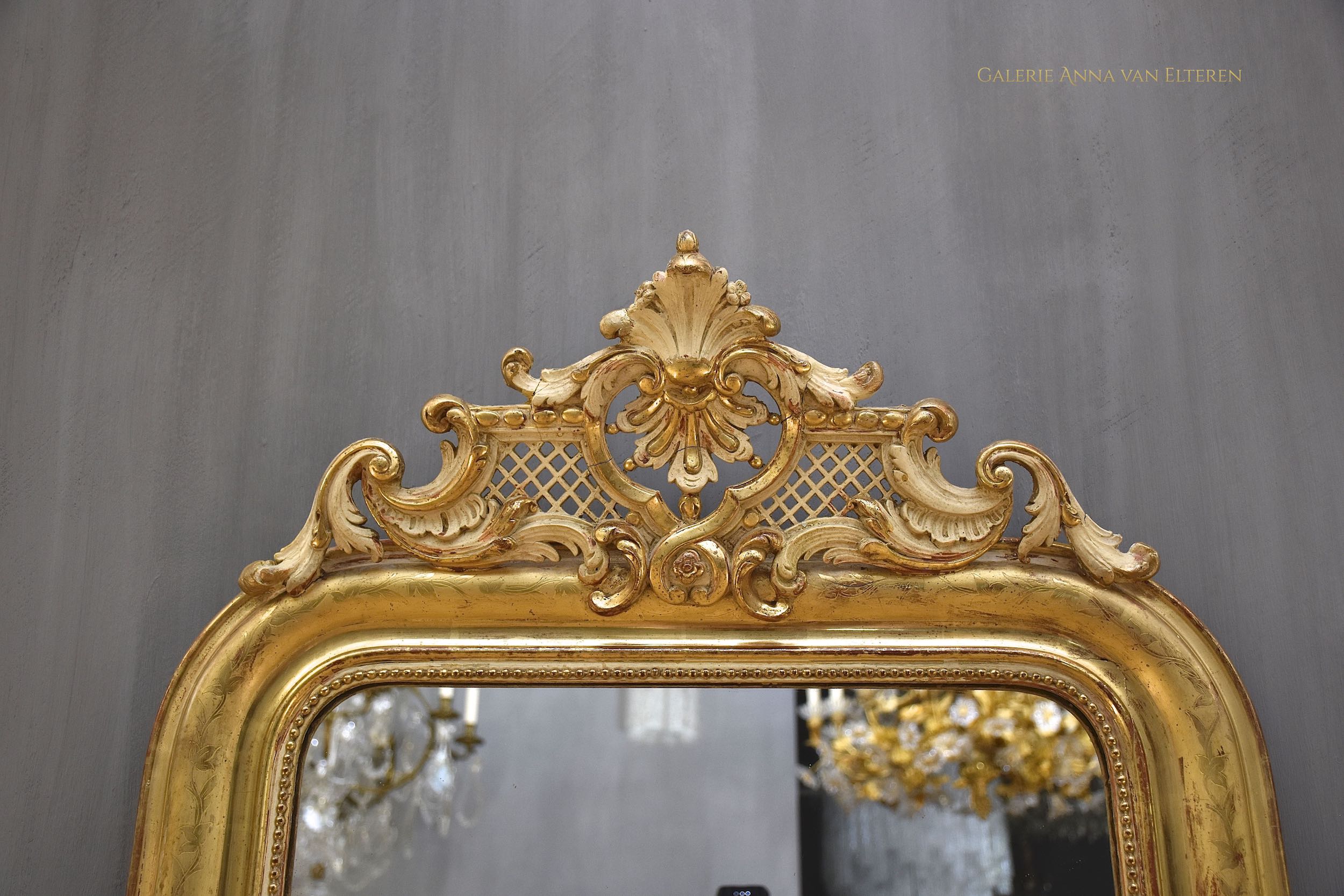 Antieke Franse spiegel Louis Philippe met een kuif