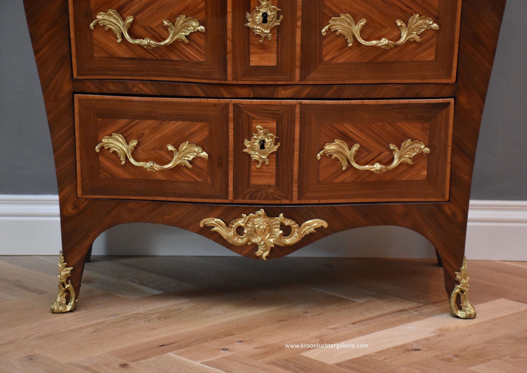 Louis XV French commode