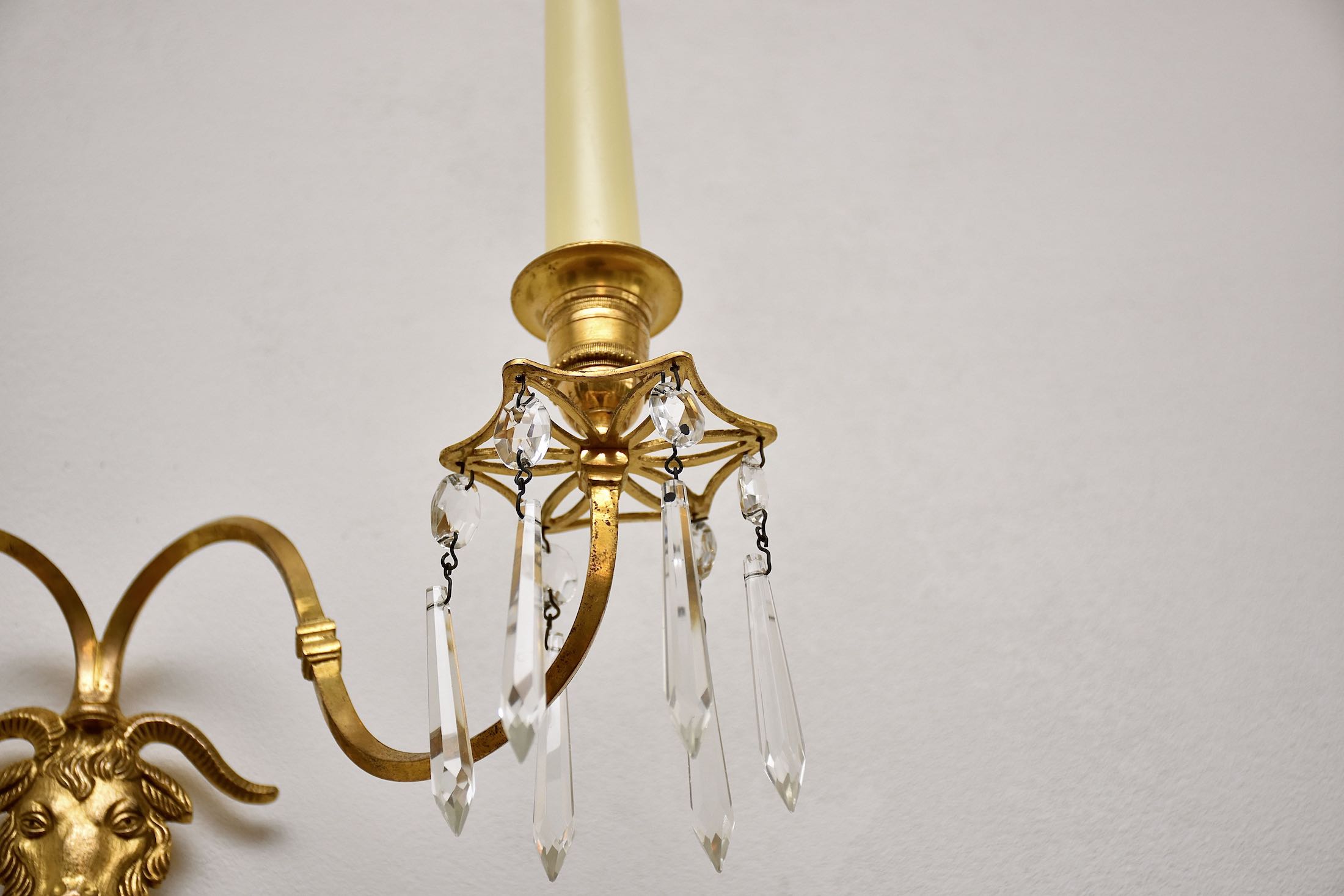 Ein Paar vergoldeter französischer Wandlampen