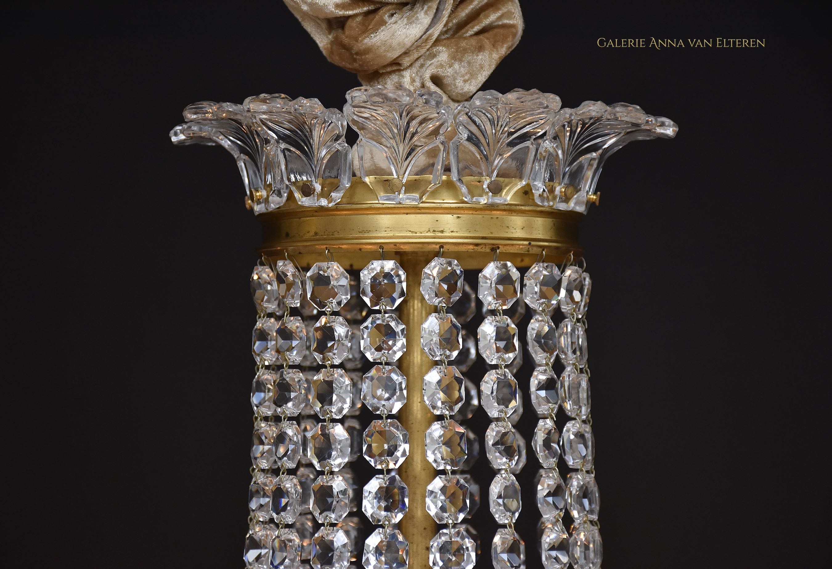 Baccarat Kronleuchter aus vergoldeter Bronze