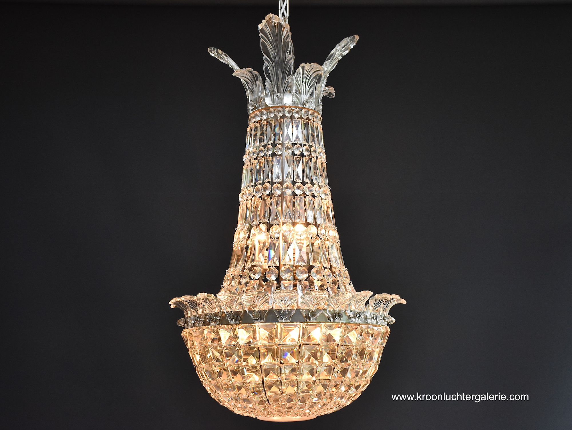 Crystal basket chandelier with 8 light