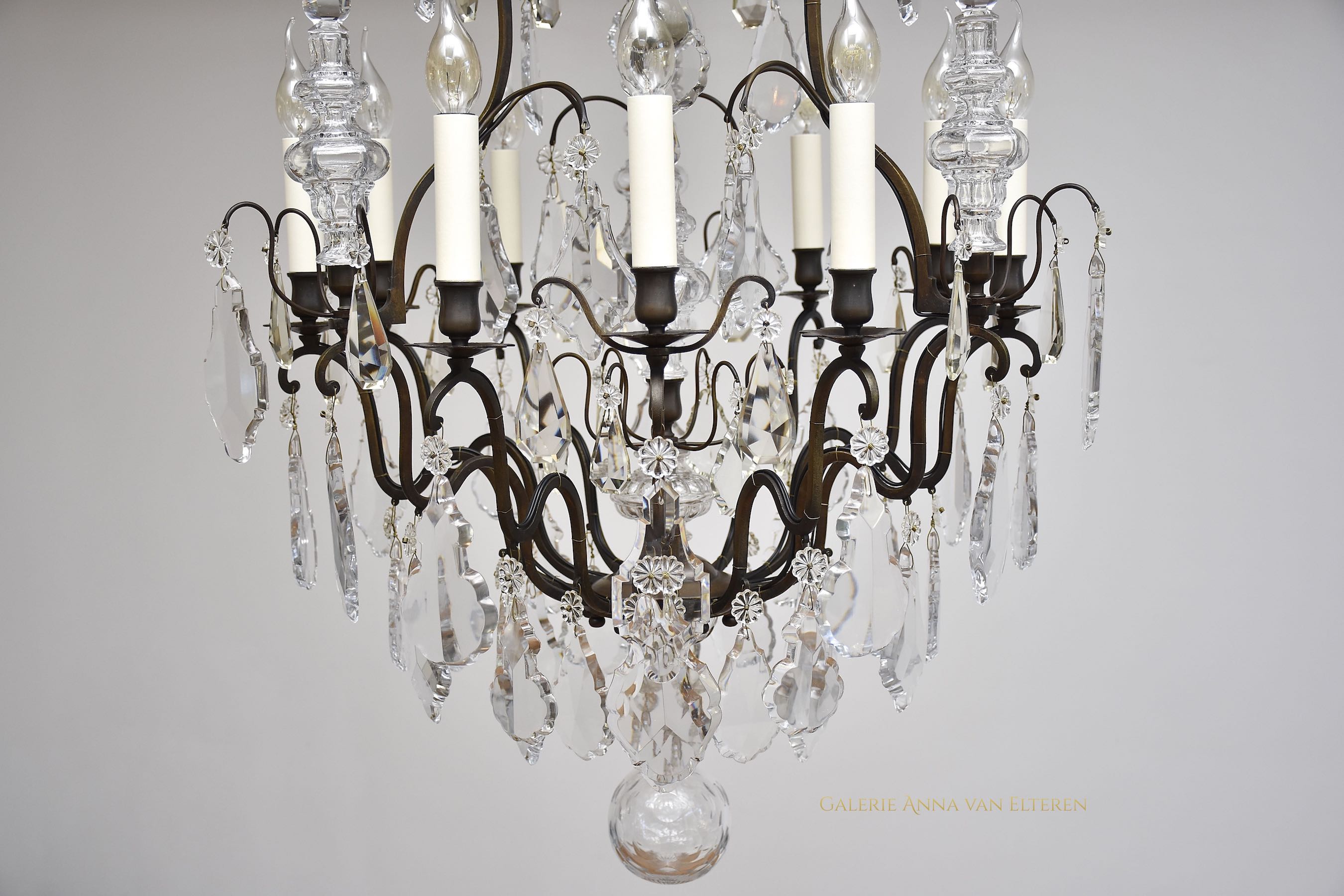 Large Louis XV style bronze and Baccarat crystal French chandelier