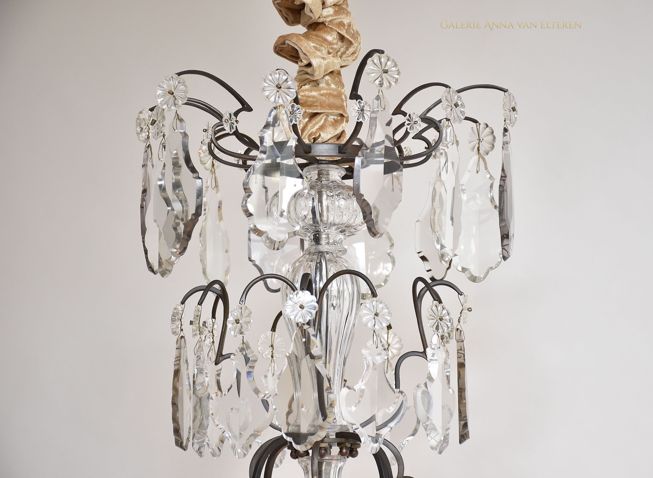 Large antique French chandelier in the style of Louis XV