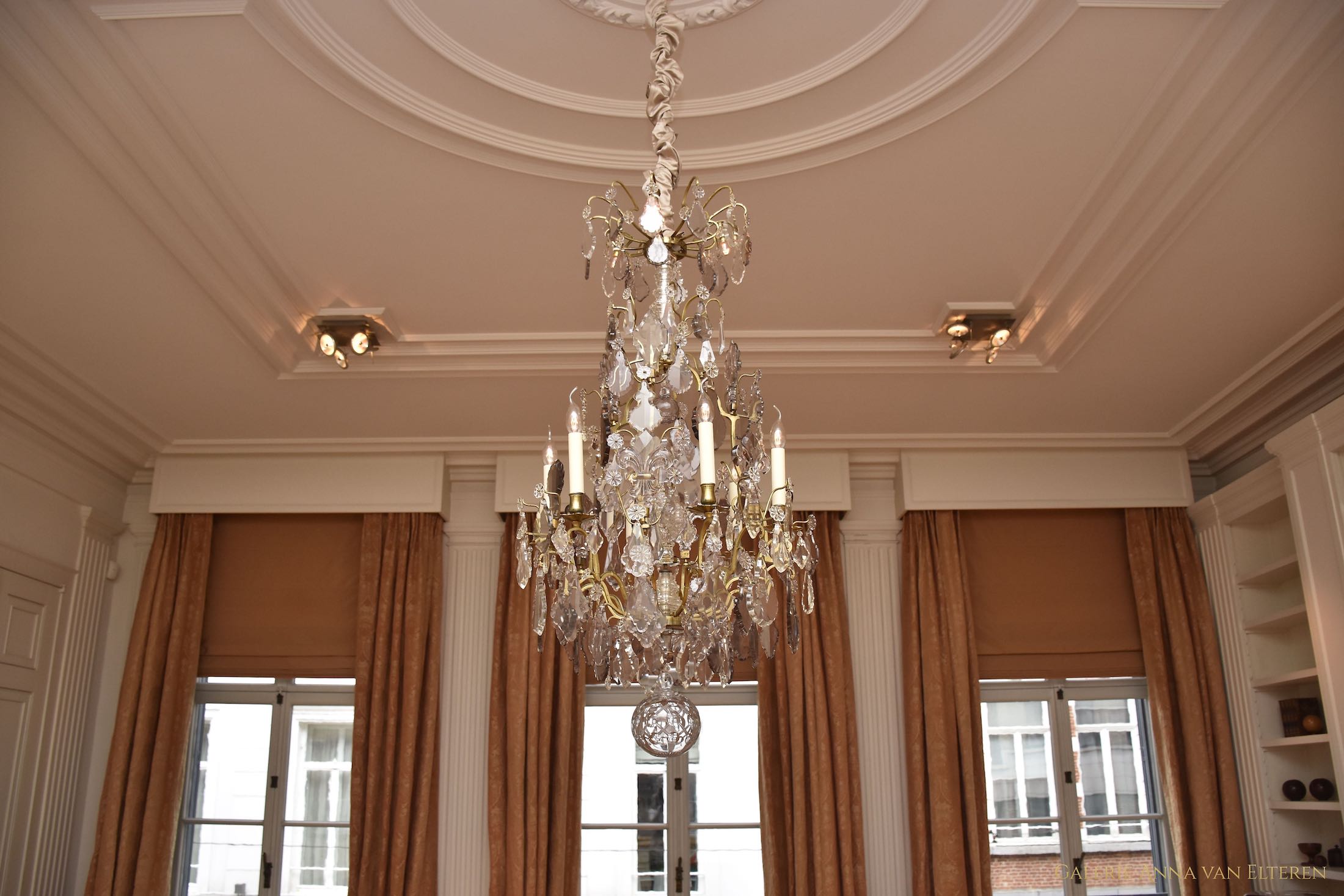19th c. large French chandelier in the living room