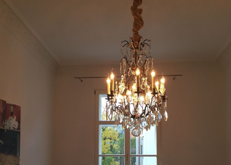 Antique French chandelier in the living room